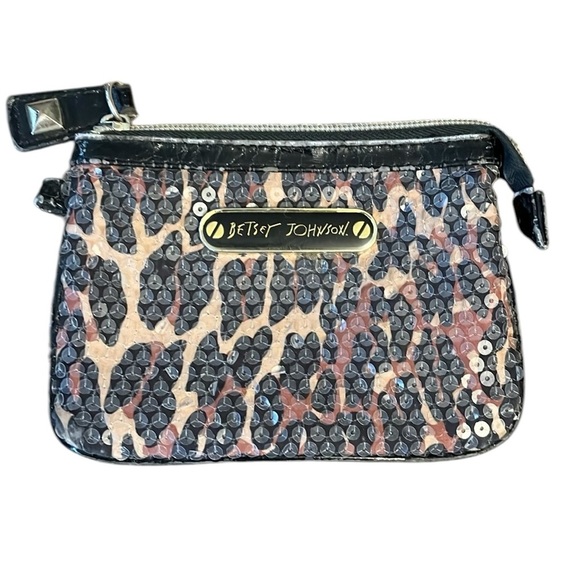 Betsy Johnson Small Sequence Leopard Money/ Card Holder - Picture 1 of 3